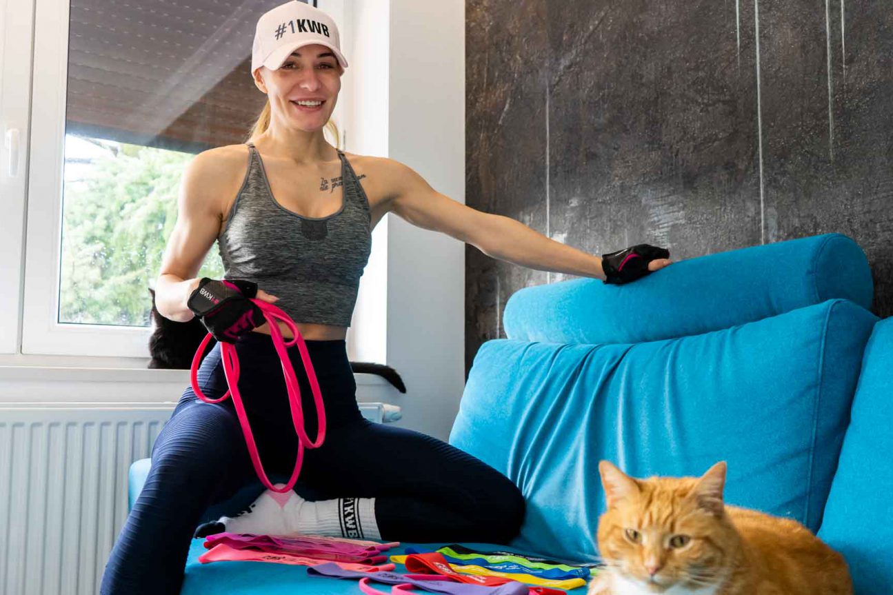 TRENING Z GUMAMI KWB #141 LEGS AT HOME