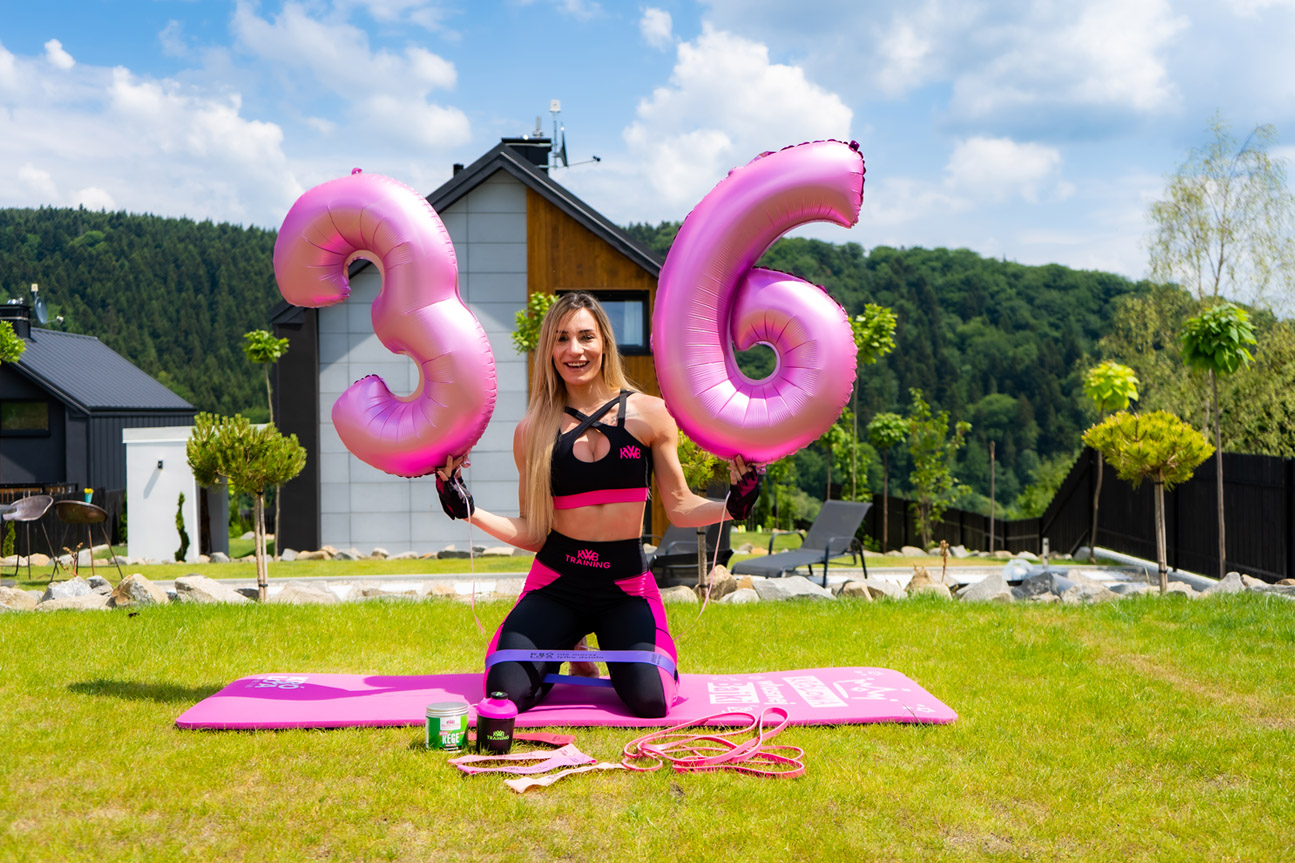 TRENING Z GUMAMI KWB #221 POŚLADKI i BRZUCH W 20 MINUT