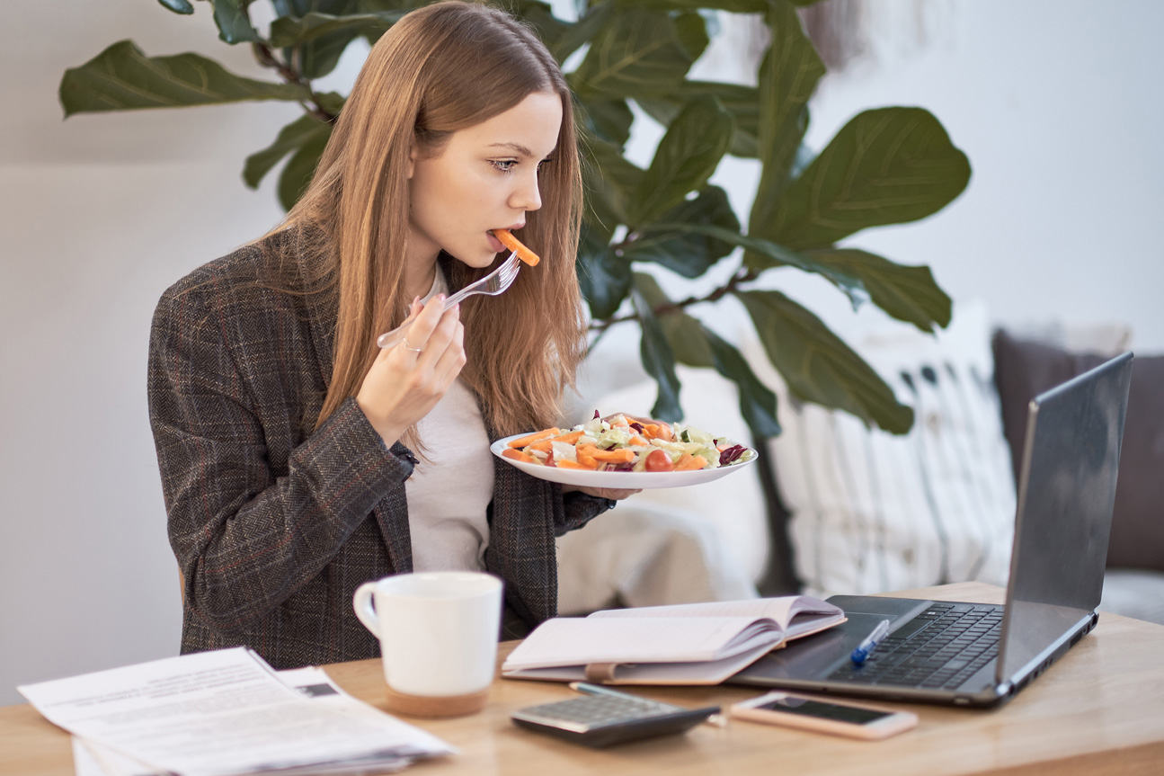 UWAŻNE JEDZENIE – DLACZEGO JEST TAKIE WAŻNE?