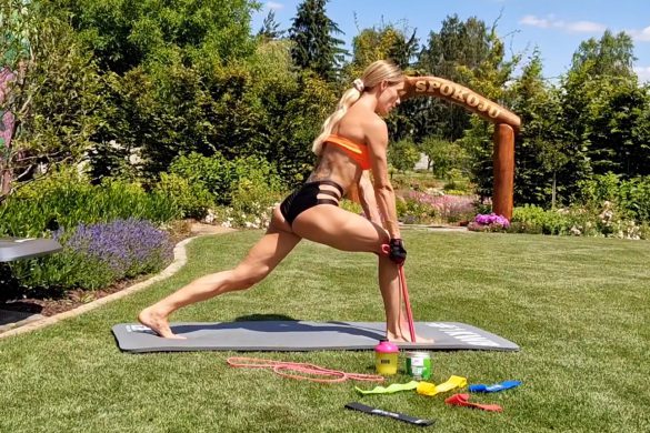 TRENING W BIKINI PROSTE PLECY – TRENING Z GUMAMI KWB #252