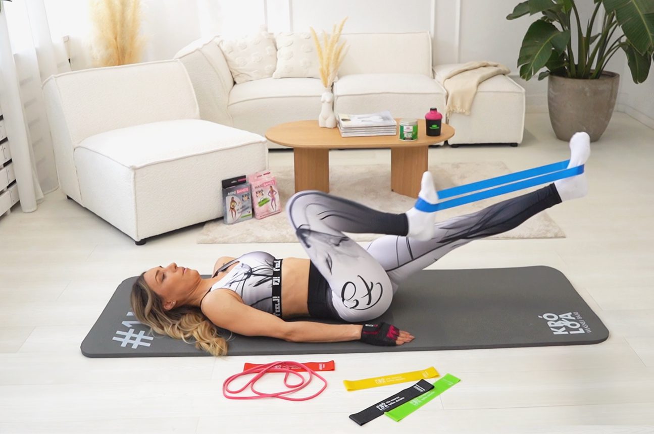 TRENING BRZUCHA SKUTECZNE ĆWICZENIA – TRENING Z GUMAMI KWB #275