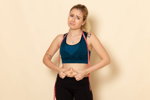 Jesteś chuda, ale masz odstający brzuszek? Sprawdź, co możesz z tym zrobić!